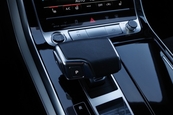 Audi Q8 60 TFSI e 463 PK Quattro Competition Plug-In Hybride, Elek. Trekhaak, Camera, Bang & Olufsen, HUD