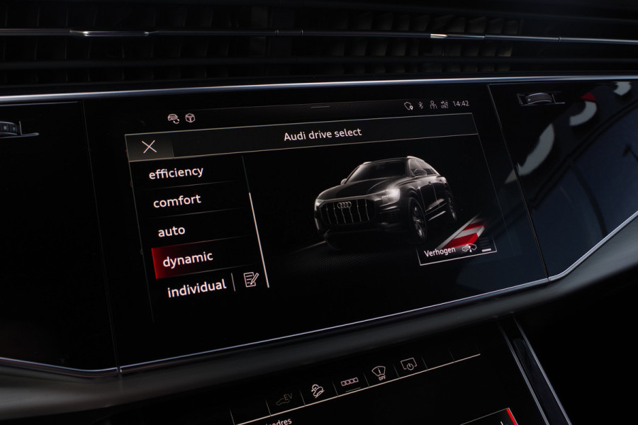 Audi Q8 60 TFSI e 463 PK Quattro Competition Plug-In Hybride, Elek. Trekhaak, Camera, Bang & Olufsen, HUD