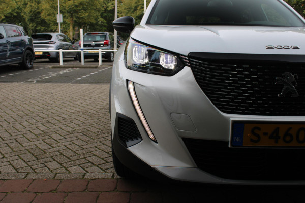 Peugeot 2008 1.2 100PK ALLURE PACK | NAVIGATIE 10" TOUCHSCREEN | ACHTERUITRIJ CAMERA | APPLE CARPLAY/ANDROID AUTO | PARKEERSENSOREN | ADAPTIVE CRUISE CONTROL | DAB+ RADIO | CLIMATE CONTROL | DRAADLOZE TELEFOONLADER | KEYLESS ENTRY/START | 3-D INTRUMENTENPANEEL |