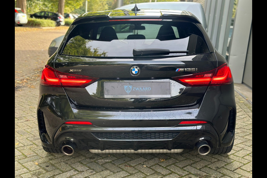 BMW 1-serie M135i xDriveCentennial High Executive l Kuipstoelen l Navi l ACC l Performance uitlaat l