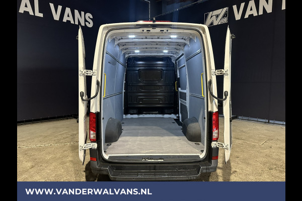 Volkswagen Crafter 2.0 TDI 140pk L3H3 L2H2 Euro6 Airco | Camera | Apple Carplay | Android Auto Parkeersensoren, Bijrijdersbank