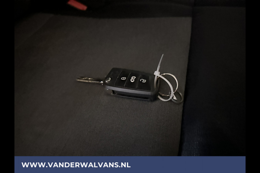 Volkswagen Crafter 2.0 TDI 140pk L3H3 L2H2 Euro6 Airco | Camera | Apple Carplay | Android Auto Parkeersensoren, Bijrijdersbank