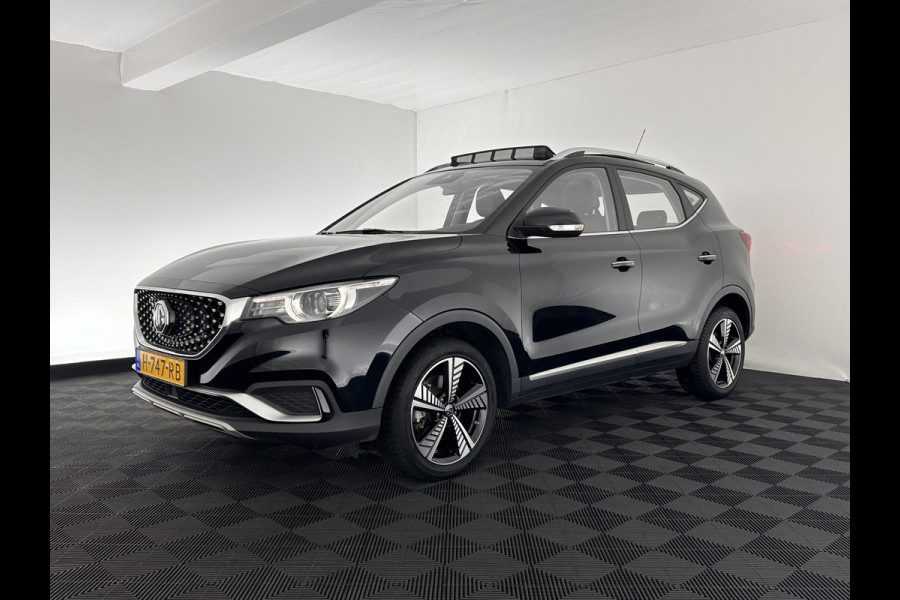 MG ZS EV Luxury 45 kWh (INCL-BTW) *PANO | FULL-LEATHER | CCS-FASTLOADER | KEYLESS | NAVI-FULLMAP | ADAPTIVE-CRUISE | CAMERA | APP-CONNECT | DAB | LANE-ASSIST | SPORT-SEATS | 17"ALU*