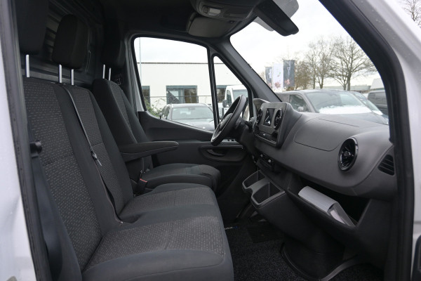 Mercedes-Benz Sprinter 316 CDI L2H2 3500 kg trekhaak, MBUX met camera, Comfort stoel