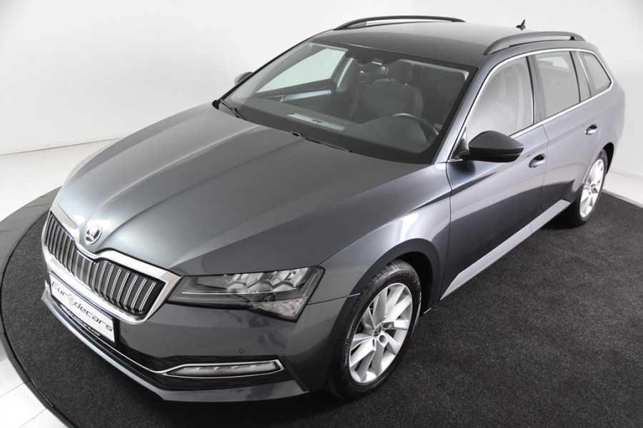 Škoda Superb Combi 1.4 iV Ambition *Navigatie*Camera*Carplay*LED*DAB*