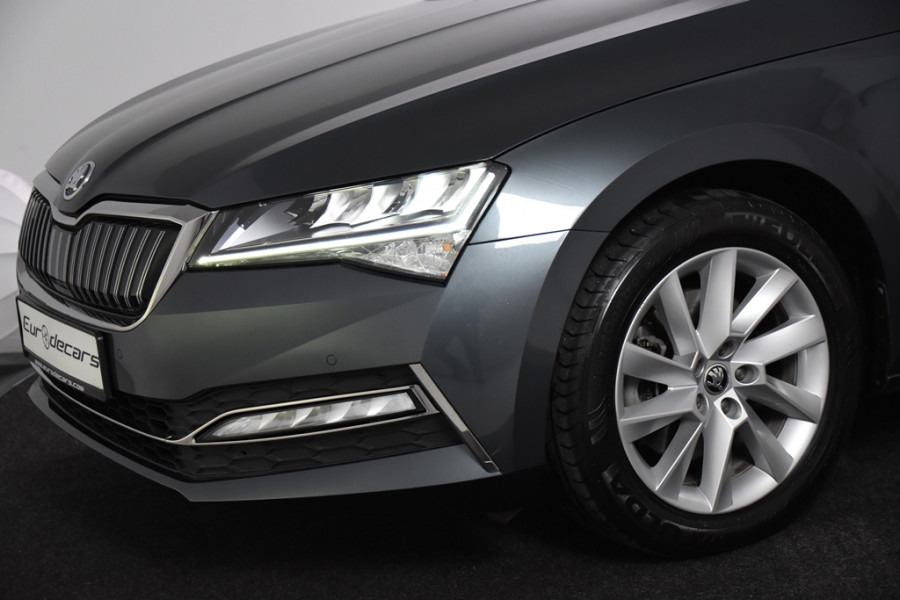 Škoda Superb Combi 1.4 iV Ambition *Navigatie*Camera*Carplay*LED*DAB*