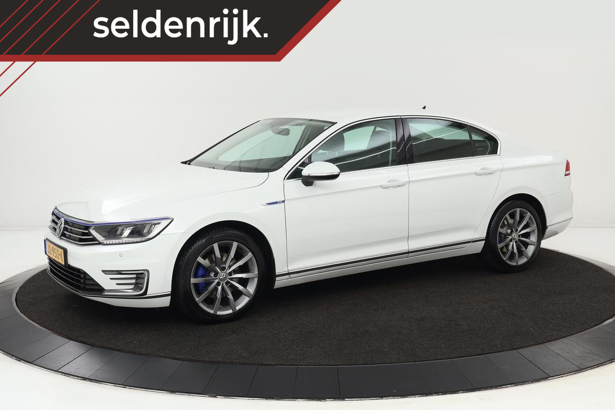 Volkswagen Passat 1.4 TSI GTE | Carplay | Trekhaak | Full LED | Navigatie | Comfortstoelen | Climate control | PDC | Cruise control | Bluetooth