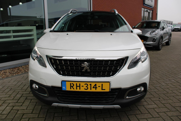 Peugeot 2008 1.2 PureTech 110 PK Allure | Trekhaak | Panoramadak | Climate Control | Camera | Cruise Control | Winterbandenset | Distributieriem net vervangen | Dealeronderhouden