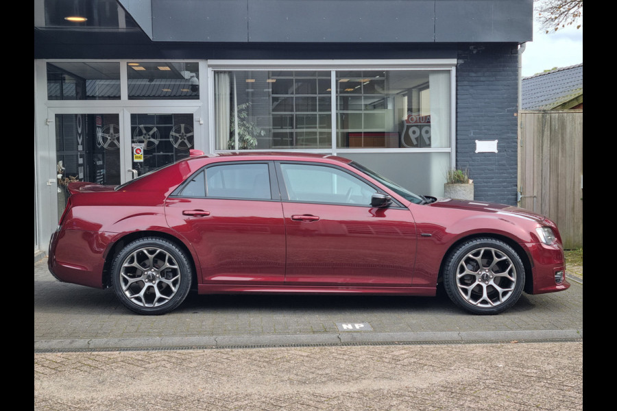 Chrysler 300C 3.6 V6 Bourgundy / LEDER / STOELVERW. / BEATS AUDIO / CLIMA /