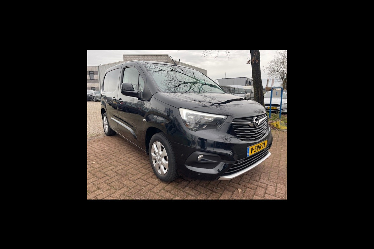 Opel Combo 1.6D L1 H1 Innovation+ Airco/ECC,Cruisecontrol,Navigatie,DAB