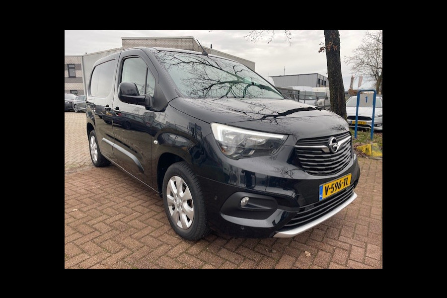 Opel Combo 1.6D L1 H1 Innovation+ Airco/ECC,Cruisecontrol,Navigatie,DAB