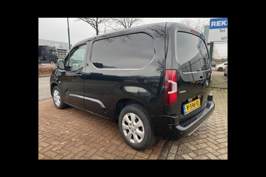 Opel Combo 1.6D L1 H1 Innovation+ Airco/ECC,Cruisecontrol,Navigatie,DAB