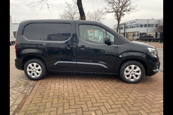 Opel Combo 1.6D L1 H1 Innovation+ Airco/ECC,Cruisecontrol,Navigatie,DAB