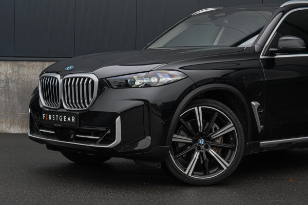 BMW X5 xDrive50e *Luchtvering / Keyless-entry / Elektr. Trekhaak / Stoelverwarming voor + achter / 20 inch*