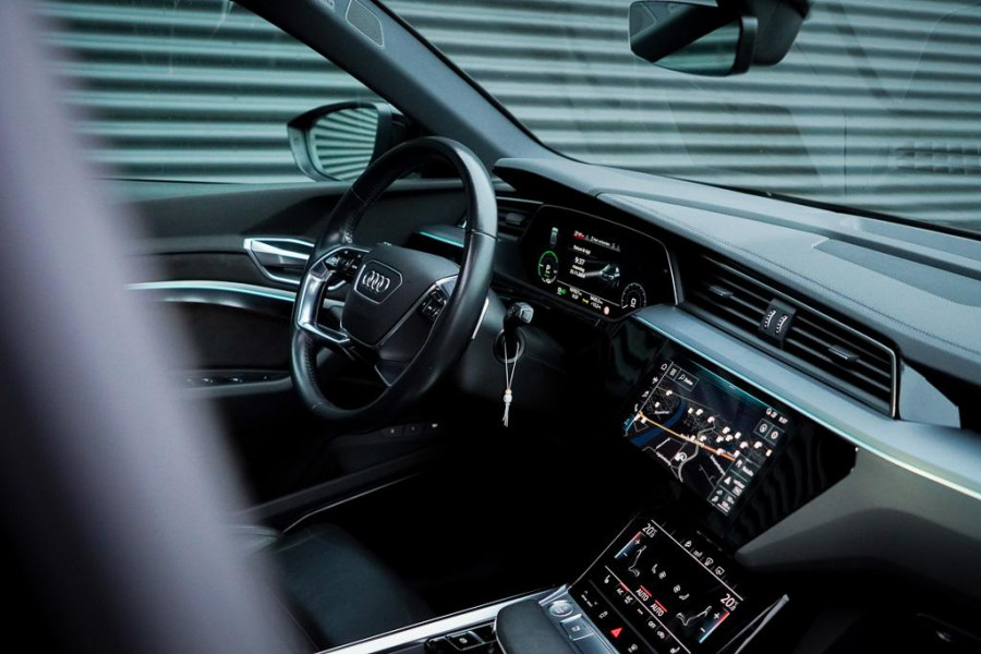 Audi e-tron e-tron 55 quattro advanced Pro Line Plus 95 kWh / S-Line / Pano / B&O