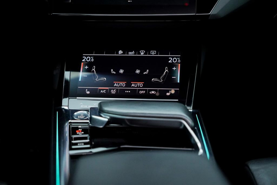 Audi e-tron e-tron 55 quattro advanced Pro Line Plus 95 kWh / S-Line / Pano / B&O