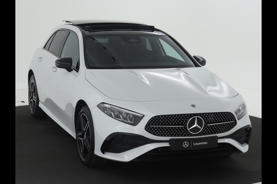 Mercedes-Benz A-Klasse 250 e AMG Line | Premium Pack | Panoramaschuifdak | Nightpakket | Sfeerverlichting | MBUX augmented reality voor navigatie | Dodehoekassistent | Parkeerpakket met achteruitrijcamera | Extra USB-poorten |