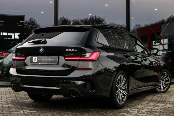 BMW 3 Serie Touring 330e M-Sport - LASER - CAMERA - DEALER ONDERHOUDEN