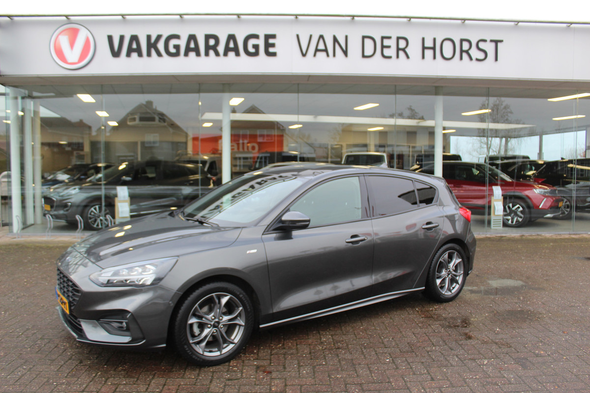 Ford Focus 1.0 EcoBoost Hybrid ST Line X Business 125pk Navigatie , Cruise  control , Trekhaak , Bluetooth Camera , Parkeersensoren rondom , stoel en stuur verwarming