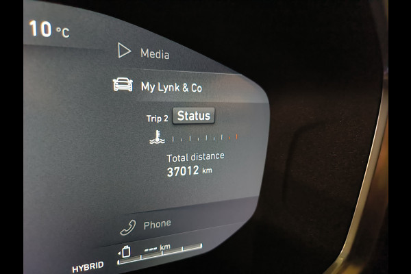 Lynk & Co 01 1.5 PHEV 6,6 kW  *360° Camera* Pano/dak Apple/Carplay Adaptive/Cruise Rijklaar + 12 maanden Bovag-garantie Henk Jongen Auto's in Helmond,  al 50 jaar service zoals 't hoort!