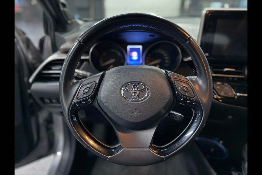 Toyota C-HR 1.8 Hybrid Bi-Tone Plus Sport, Leder, Camera, JBL, DAB