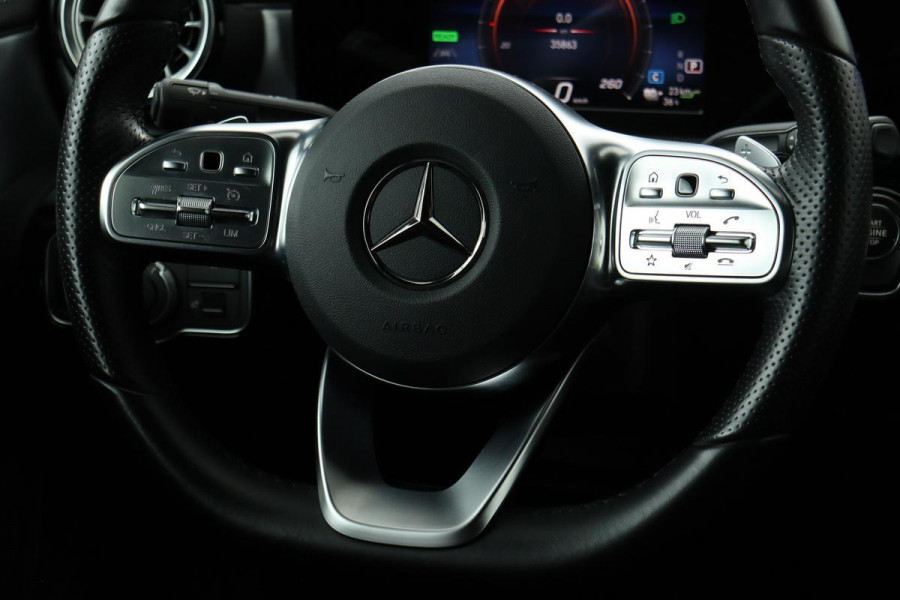 Mercedes-Benz A-Klasse 250e AMG Night | Stoelverwarming | Carplay | Sfeerverlichting | Camera | Navigatie | Full LED | Leder/Alcantara