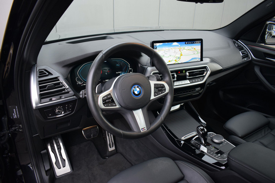 BMW X3 xDrive30e High Executive | M-Sport | Trekhaak | Pano | HUD | Leer