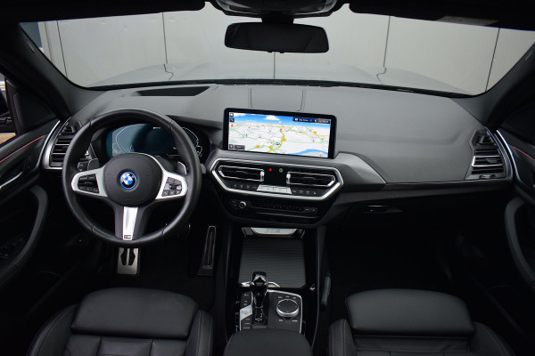 BMW X3 xDrive30e High Executive | M-Sport | Trekhaak | Pano | HUD | Leer