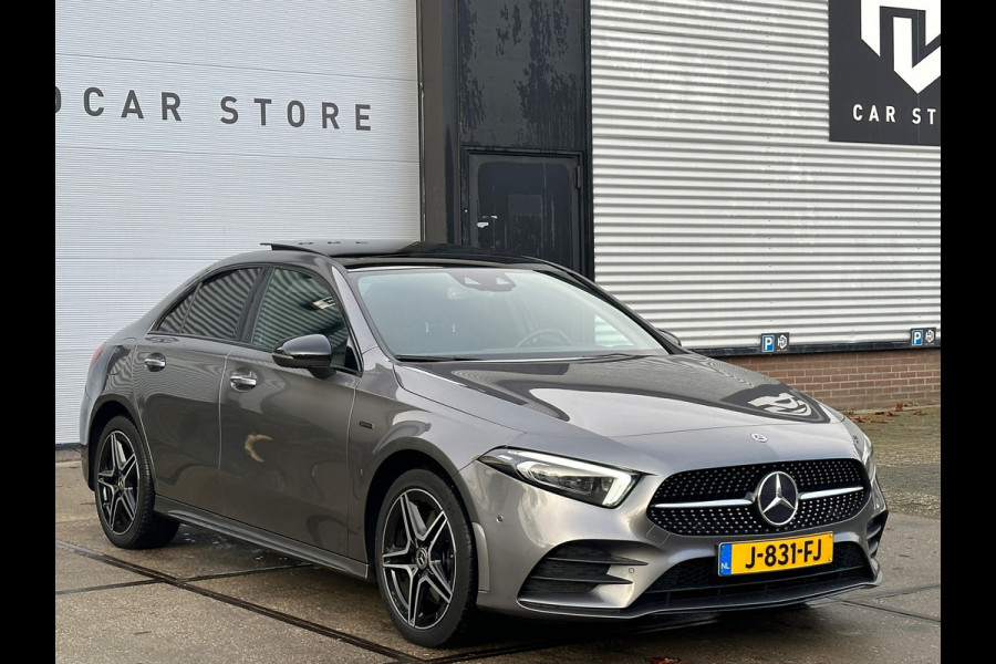 Mercedes-Benz A-Klasse 250 e AMG Pano|Memory|Sfeer|Dealer Onderhouden