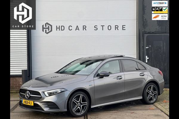 Mercedes-Benz A-Klasse 250 e AMG Pano|Memory|Sfeer|Dealer Onderhouden