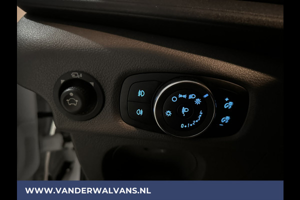 Ford Transit 2.0 TDCI 131pk **BPM VRIJ voor de Ondernemer** L3H2 Euro6 Airco | Camera | Navigatie | Cruisecontrol Apple Carplay, Android Auto, Verwarmde voorruit, Stoelverwarming, Parkeersensoren, Bijrijdersbank