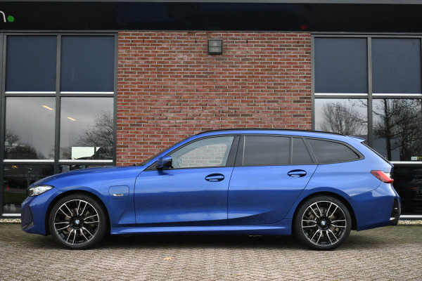 BMW 3 Serie Touring 330e M-Sport ACC El-zetels Camera 19inch Shadowline