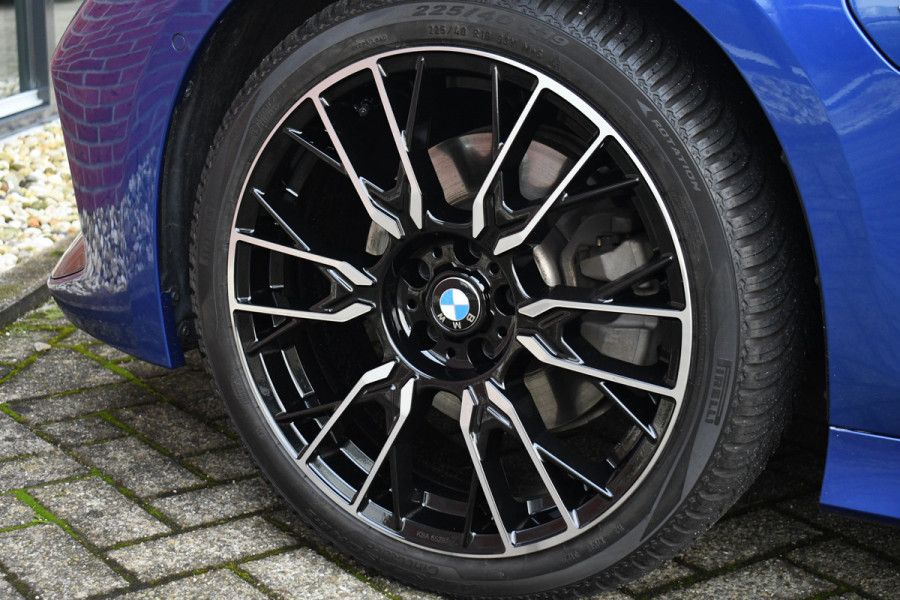 BMW 3 Serie Touring 330e M-Sport ACC El-zetels Camera 19inch Shadowline