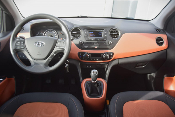 Hyundai i10 1.0i i-Motion Comfort 2e eigenaar! NL auto / NAP /