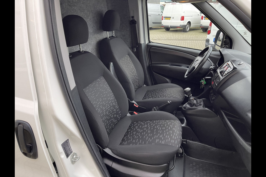 Opel Combo 1.6 CDTi 105pk L2H1 Sport / rijklaar € 7950 ex btw / lease vanaf € 145 / euro 6 diesel / airco / cruise / stoelverwarming / imper1al / laadruimte beveiliging !