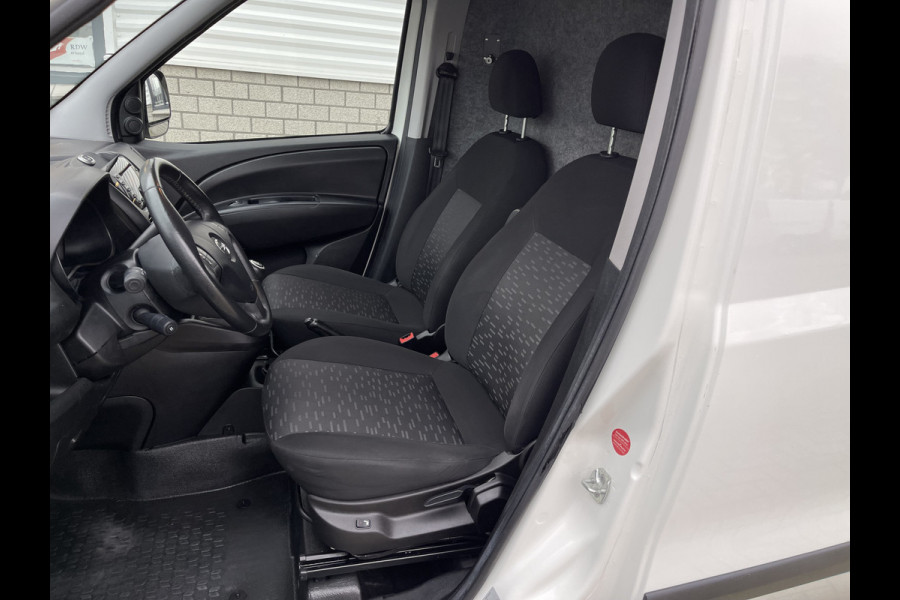 Opel Combo 1.6 CDTi 105pk L2H1 Sport / rijklaar € 7950 ex btw / lease vanaf € 145 / euro 6 diesel / airco / cruise / stoelverwarming / imper1al / laadruimte beveiliging !