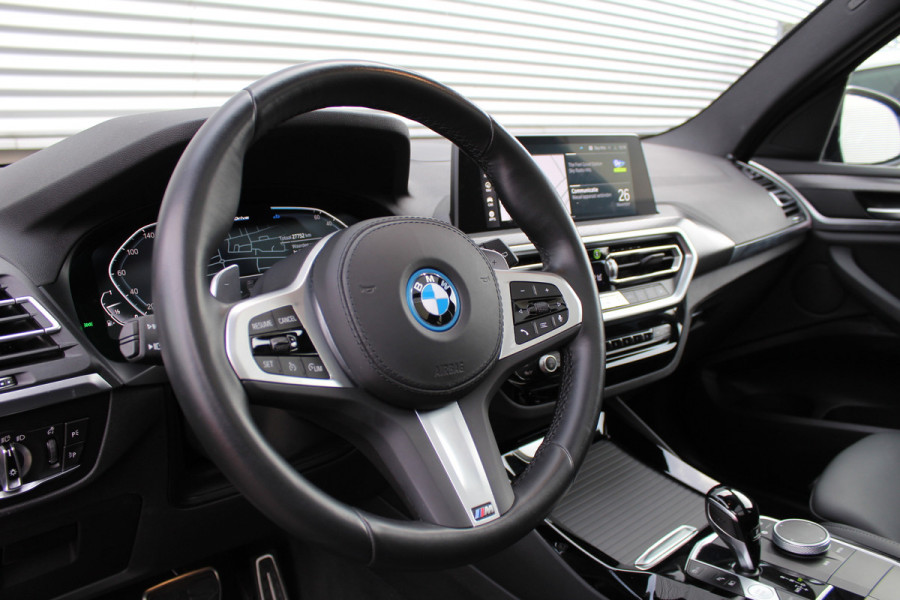 BMW X3 xDrive30e High Executive M-Sport | 20" | Panoramadak | Shadowline | Memory | Leder