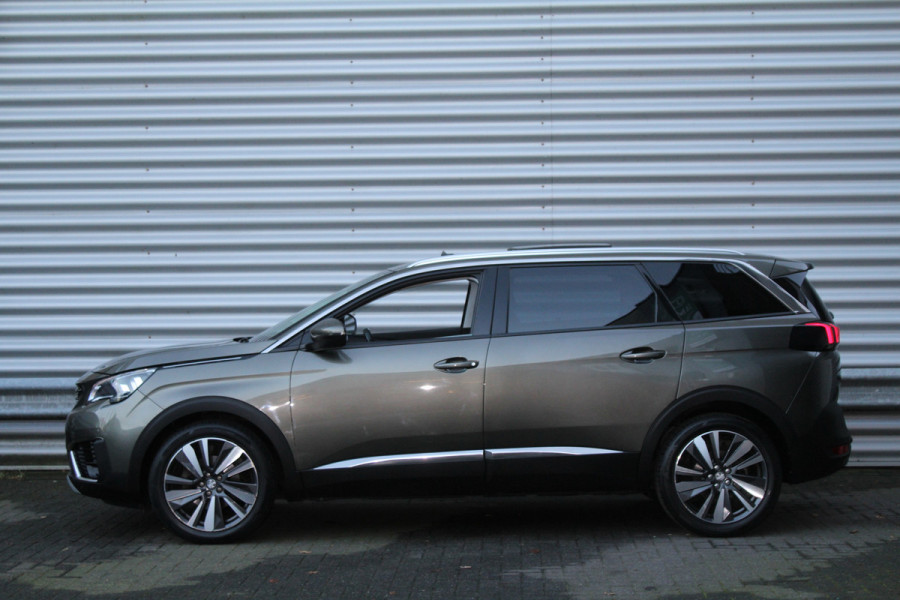 Peugeot 5008 1.2 PureTech 131pk Allure Automaat 7 zits NL-Auto NAP Panoramadak Clima Cruise Navi 360 Camera Trekhaak