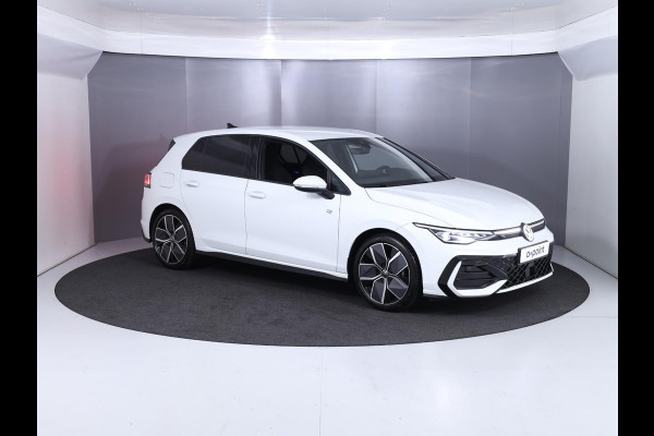 Volkswagen Golf 1.5 eTSI R-Line Edition 150 pk Automaat (DSG) NW TYPE | Navigatie | Parkeersensoren | Achteruitrijcamera | Adaptieve cruise control | Stoelverwarming | Matrix LED koplampen |