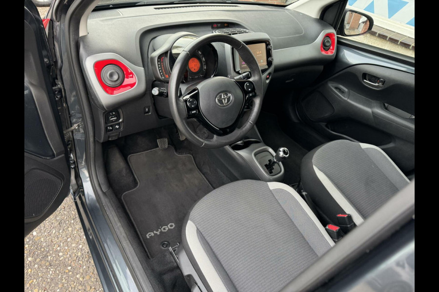 Toyota Aygo 1.0 VVT-i x-play 72pk Automaat/Camera/CarPlay/Garantie/Bluetooth/