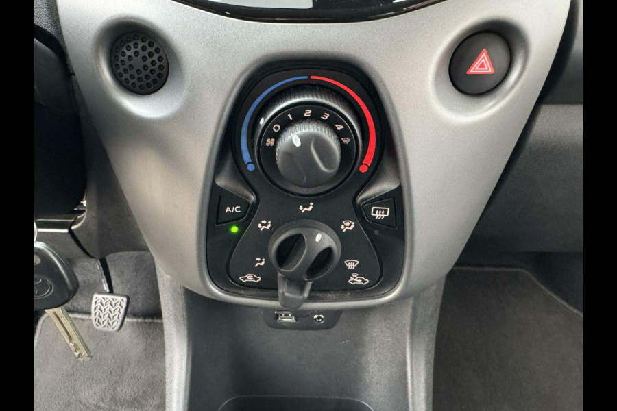 Toyota Aygo 1.0 VVT-i x-play 72pk Automaat/Camera/CarPlay/Garantie/Bluetooth/