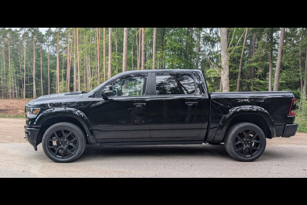 Dodge Ram 1500 Larami Black Edition 5.7 V8 4x4 Crew Cab LPG onderbouw