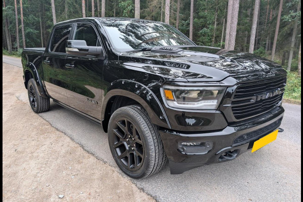 Dodge Ram 1500 Larami Black Edition 5.7 V8 4x4 Crew Cab LPG onderbouw