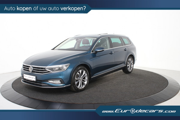 Volkswagen Passat 1.5 TSI Elegance iQ *Panoramadak*Leer*Trekhaak*Full-option*