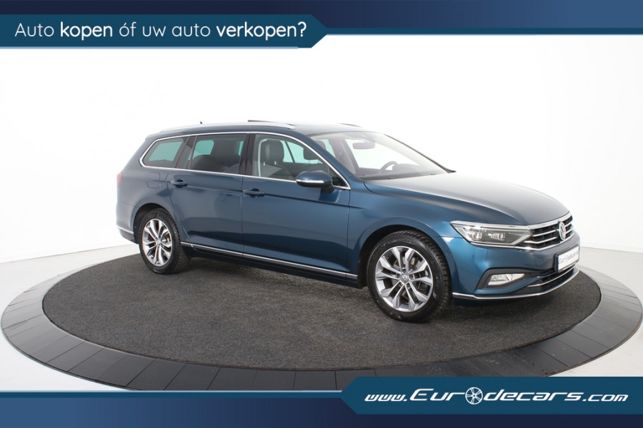 Volkswagen Passat 1.5 TSI Elegance iQ *Panoramadak*Leer*Trekhaak*Full-option*