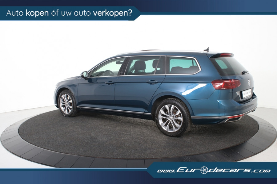 Volkswagen Passat 1.5 TSI Elegance iQ *Panoramadak*Leer*Trekhaak*Full-option*