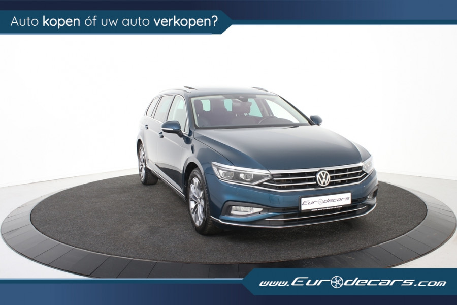 Volkswagen Passat 1.5 TSI Elegance iQ *Panoramadak*Leer*Trekhaak*Full-option*