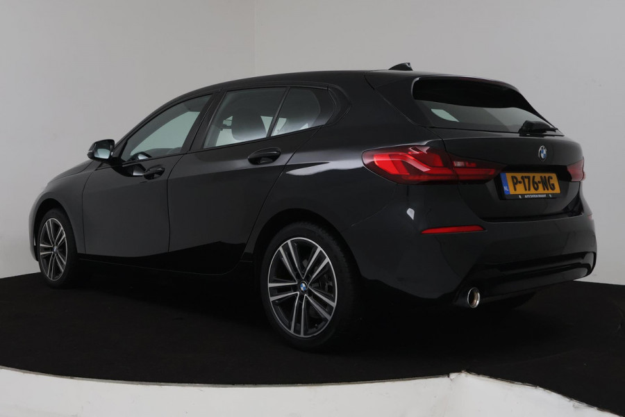 BMW 1-serie 118i Business Edition (NAVIGATIE, CARPLAY, SPORTSTOELEN, SFEERVERLICHTING, 1e EIGENAAR, DEALER ONDERHOUDEN)