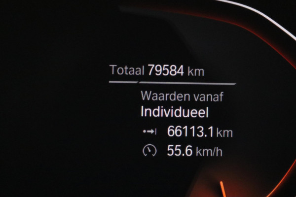 BMW 1-serie 118i Business Edition (NAVIGATIE, CARPLAY, SPORTSTOELEN, SFEERVERLICHTING, 1e EIGENAAR, DEALER ONDERHOUDEN)