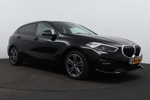 BMW 1-serie 118i Executive Edition Sport (NAVIGATIE, PARKEERSENSOREN, CLIMA, CARPLAY, 1e EIGENAAR, DEALER ONDERHOUDEN)